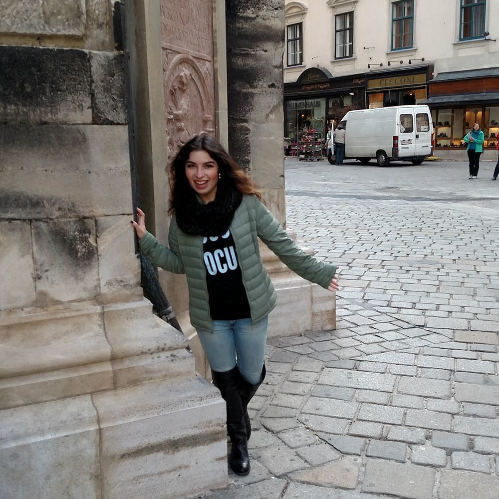 Meet your Posher, Pia